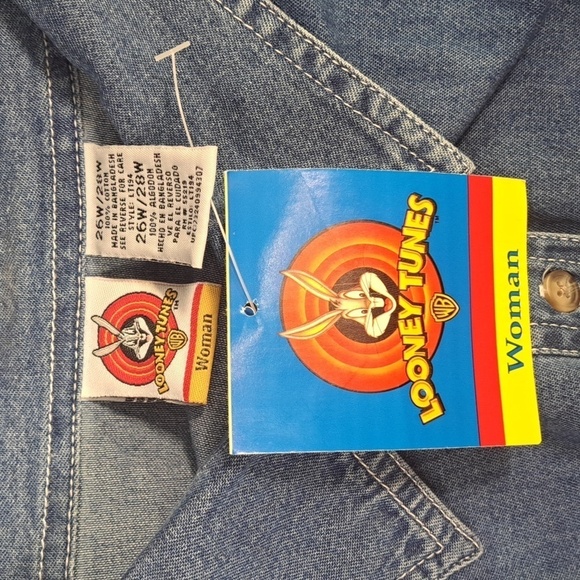Vintage Y2K NWT Women's Looney Tunes embroidered Pepe Le Pew denim button shirt - Picture 5 of 7